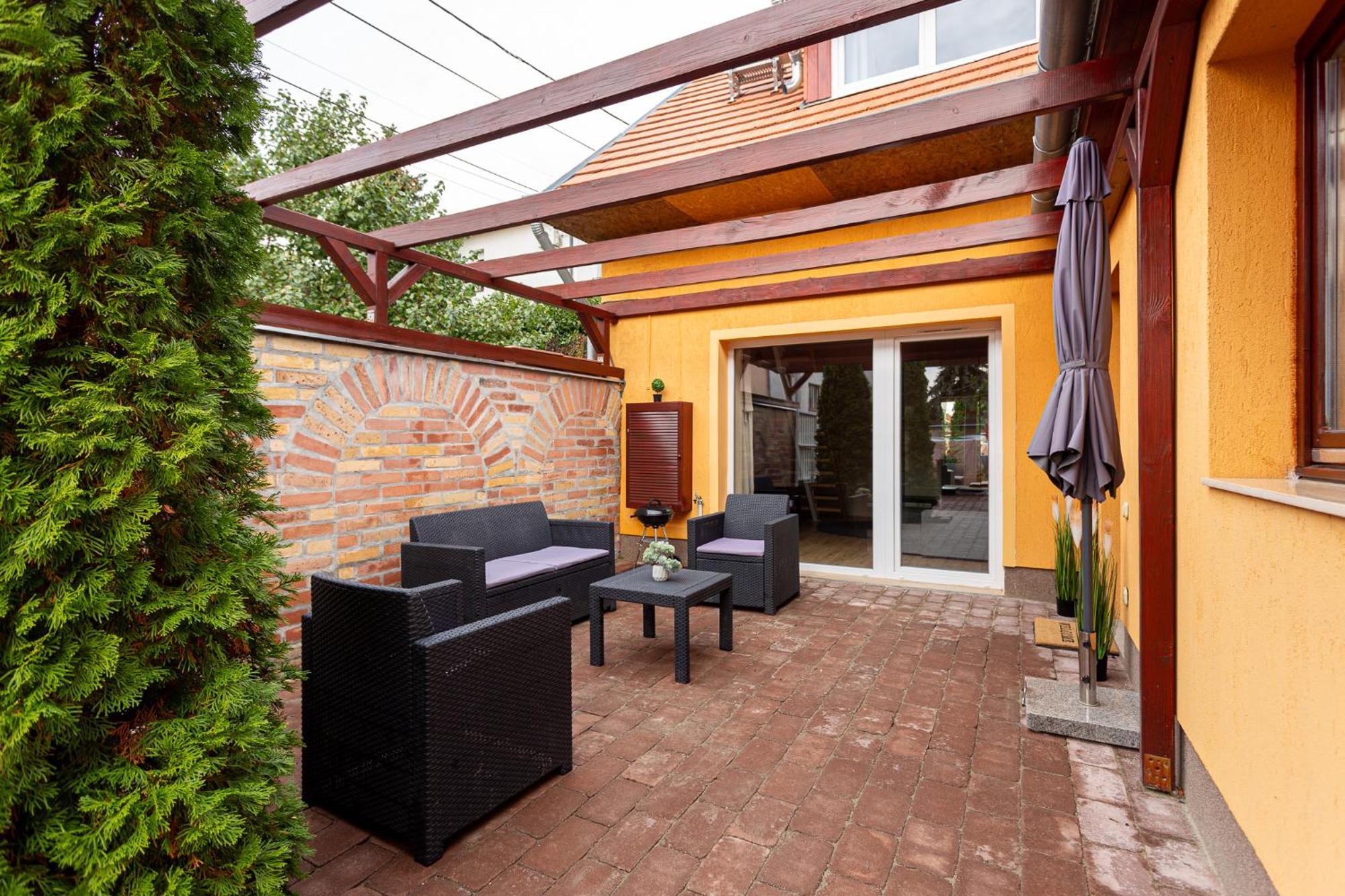 Rivercity South Buda Hills Apartment *